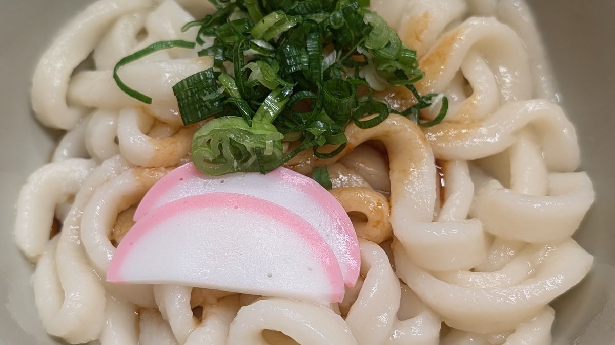 じろべえの伊勢うどん（550円）